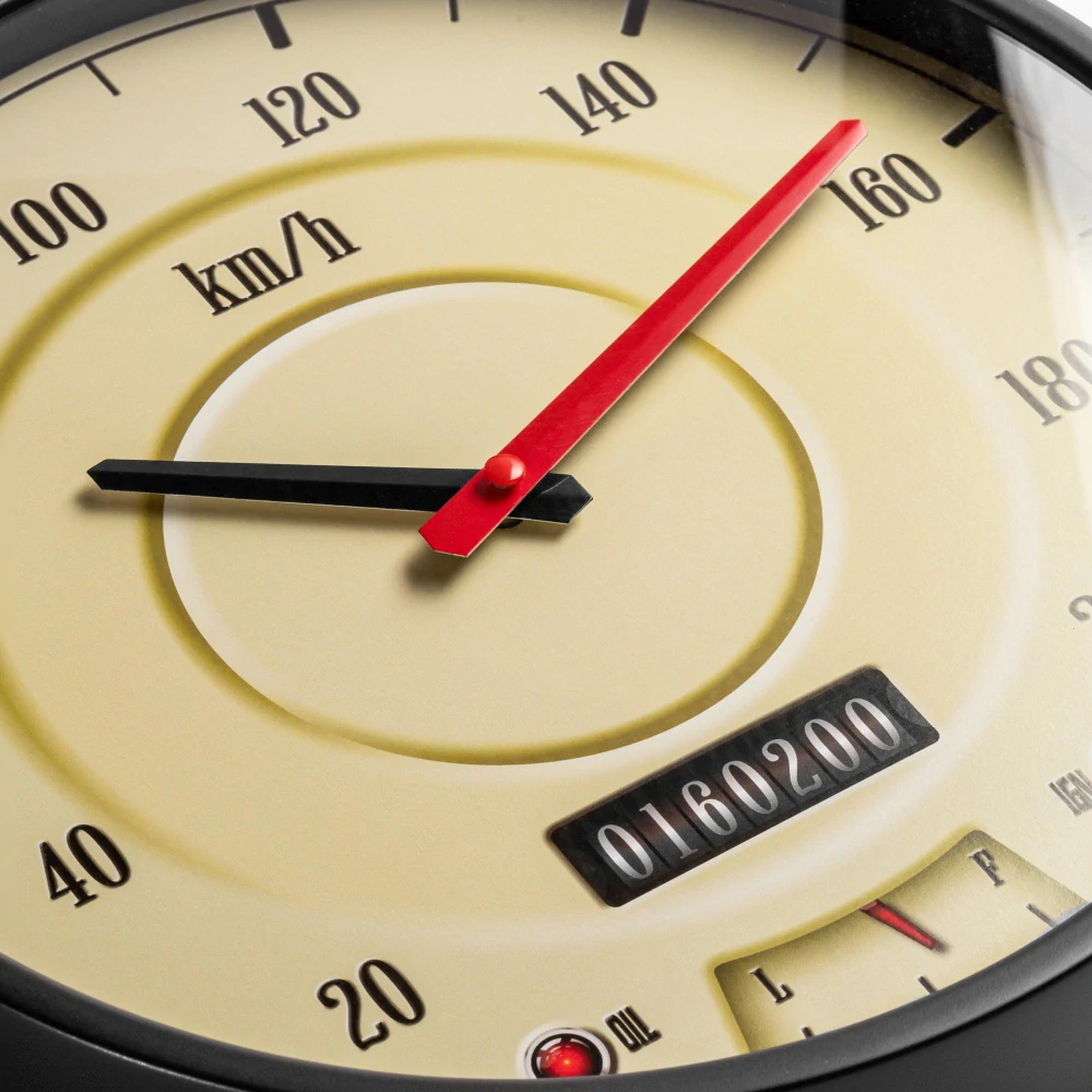 Nástěnné hodiny pro řidiče - tachometr